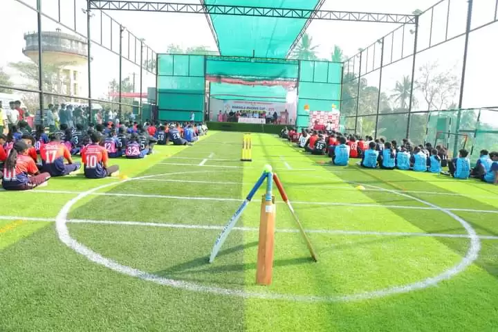 Beautiful artificial green turf playground for rent that hosts football and cricket matches for all ages to come and enjoy.
